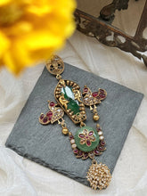 Load image into Gallery viewer, Statement vintage 925 gold polish pendant