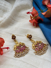 Load image into Gallery viewer, Vintage style statement earrings