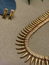 Load image into Gallery viewer, Traditional South Indian malligai (jasmine buds) neckpiece inspired by an old gold necklace set