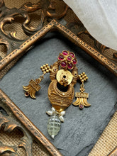Load image into Gallery viewer, Statement vintage 925 gold polish pendant