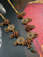 Load image into Gallery viewer, Vintage style statement necklace