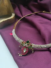 Load image into Gallery viewer, Statement vintage style pearl hasli