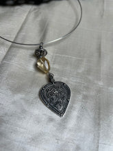 Load image into Gallery viewer, Contemporary vintage silver pendant hasli 10