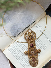 Load image into Gallery viewer, Statement vintage style peacock pendant with hasli