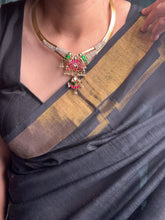 Load image into Gallery viewer, Statement vintage style pearl hasli