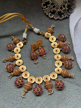 Load image into Gallery viewer, Statement vintage style necklace set in silver 925 & gold polish