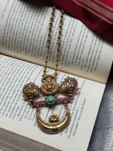 Load image into Gallery viewer, Statement vintage style pendant chain in silver 925 and gold polished