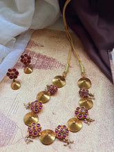 Load image into Gallery viewer, Statement vintage style necklace with earrings in silver 925 and gold polish