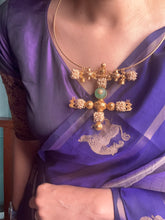 Load image into Gallery viewer, Vintage statement pendant hasli