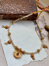 Load image into Gallery viewer, Pearl and silver neckpiece