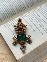 Load image into Gallery viewer, Vintage style statement pendant
