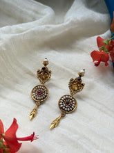 Load image into Gallery viewer, Vintage style statement earrings