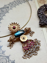 Load image into Gallery viewer, Vintage style pendant in silver 925 and gold polish