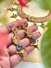 Load image into Gallery viewer, Statement vintage style turquoise necklace set