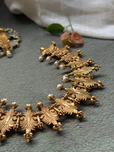 Load image into Gallery viewer, Statement vintage style necklace set