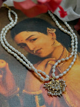 Load image into Gallery viewer, Pearl bunch kundan necklace 6