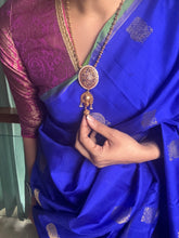 Load image into Gallery viewer, Statement vintage 925gold polish pendant with chain