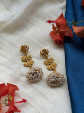 Load image into Gallery viewer, Vintage style statement earrings