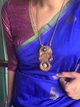 Load image into Gallery viewer, Statement vintage 925gold polish pendant with chain