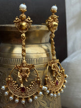 Load image into Gallery viewer, Vintage style (925 silver) earrings in gold polish