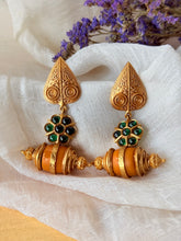 Load image into Gallery viewer, Vintage style statement earrings in sliver 925 in gold polish