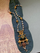 Load image into Gallery viewer, Vintage style pendant with pearl chain