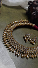 Load image into Gallery viewer, Statement kundan choker set