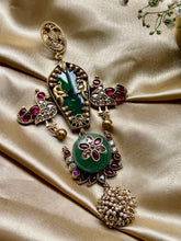 Load image into Gallery viewer, Statement vintage 925 gold polish pendant