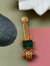 Load image into Gallery viewer, Gold polished, vintage style pendant in silver 925