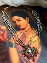 Load image into Gallery viewer, Pearl bunch necklace