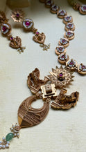 Load image into Gallery viewer, Statement vintage style kundan necklace set