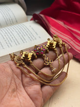 Load image into Gallery viewer, Vintage style statement pendant