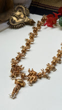Load image into Gallery viewer, Statement vintage style pendant necklace