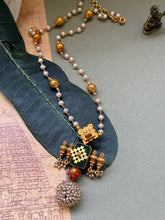 Load image into Gallery viewer, Vintage style pendant with pearl chain