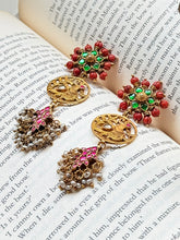 Load image into Gallery viewer, Vintage earrings in gold polish