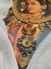 Load image into Gallery viewer, Statement vintage style turquoise necklace set