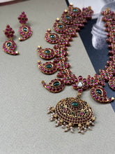 Load image into Gallery viewer, Statement kundan work mango necklace set with earrings (comes with an adjustable threadwork )