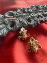 Load image into Gallery viewer, Silver 92.5 gold polish kundan dolki earrings