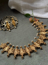 Load image into Gallery viewer, Statement vintage style necklace set