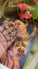 Load image into Gallery viewer, Statement vintage style necklace set
