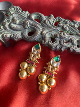 Load image into Gallery viewer, Silver 92.5 gold polish kundan earrings