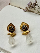 Load image into Gallery viewer, Silver 92.5 gold polish kundan earrings with onyx drops