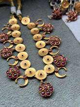 Load image into Gallery viewer, Statement vintage style necklace set in silver 925 & gold polish