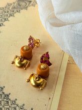 Load image into Gallery viewer, Vintage style statement earrings in sliver 925 in gold polish