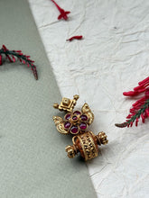 Load image into Gallery viewer, Gold polished, vintage style pendant in silver 925