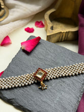 Load image into Gallery viewer, Kundan and pearl choker in silver 925