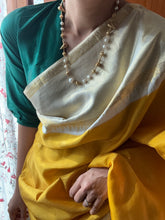 Load image into Gallery viewer, Pearls & birds necklace in gold tone