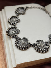 Load image into Gallery viewer, Nagru necklace set in oxidised silver 925