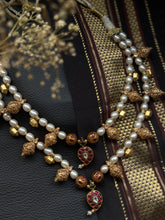 Load image into Gallery viewer, Statement vintage style pearl necklace