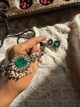 Load image into Gallery viewer, Cow choker set - emerald green